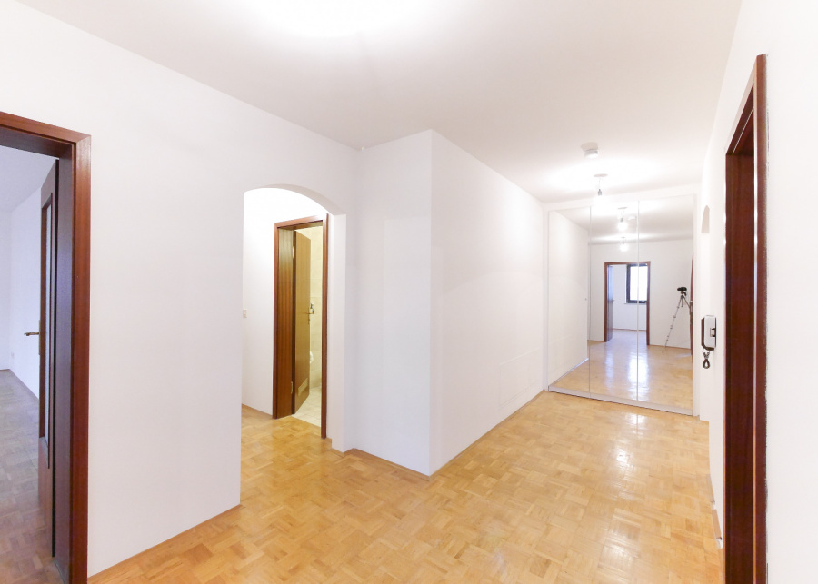 Großzügiger Flur | Verkauf Wohnung - München Untergiesing-Siebenbrunn