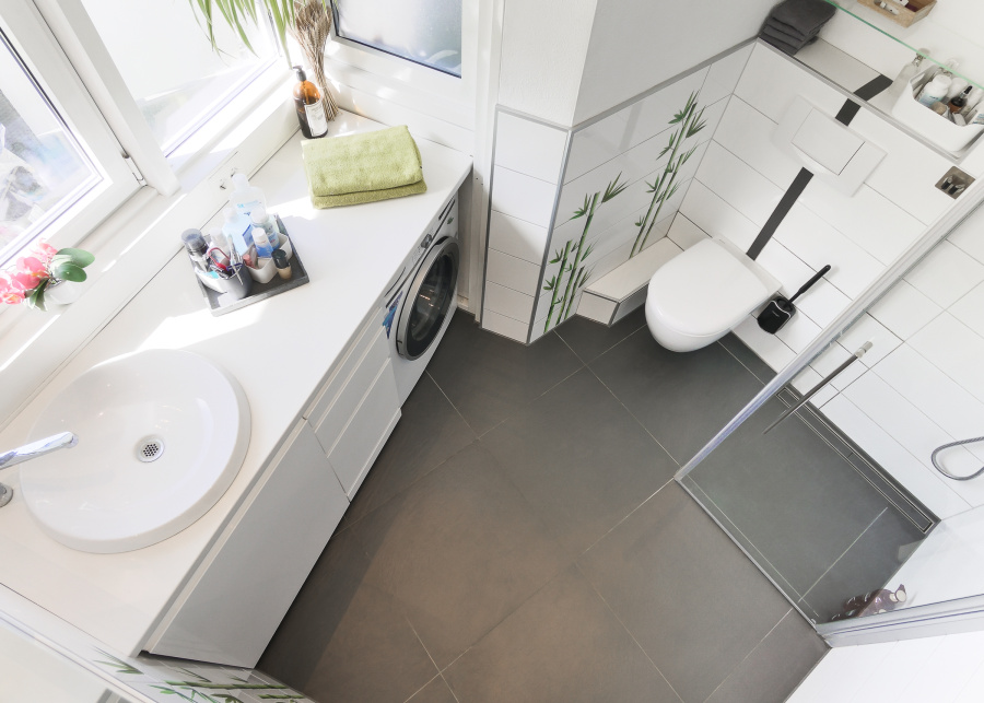 Schönes Bad mit Fenster | Verkauf Wohnung - München Nymphenburg