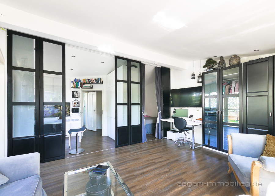 Wohnzimmer (rechts Schlafen) | Verkauf Wohnung - München Nymphenburg