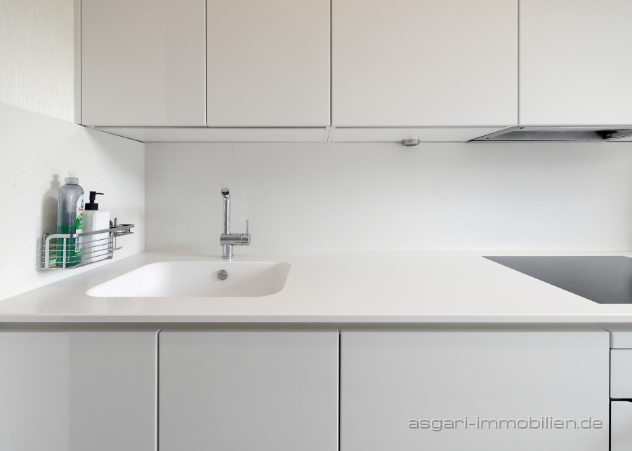 Helle Einbauküche | Verkauf Wohnung - München Hadern
